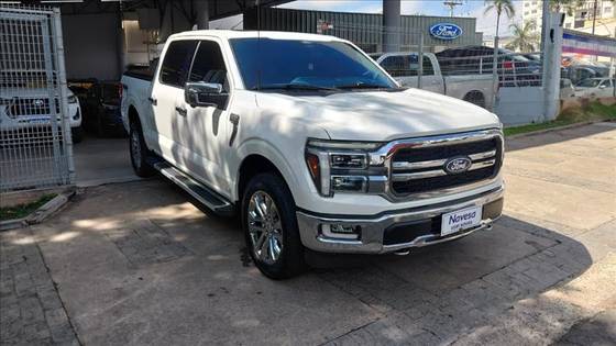 FORD F-150 5.0 V8 GASOLINA CD LARIAT FX4 AUTOMÁTICO